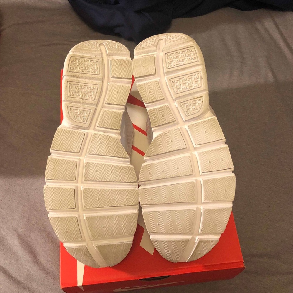 Nike Sock Dart Triple White - Picture 5 of 8